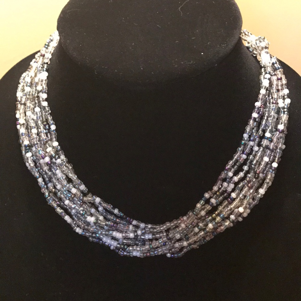 Beautiful hues of blue beads necklace 😇